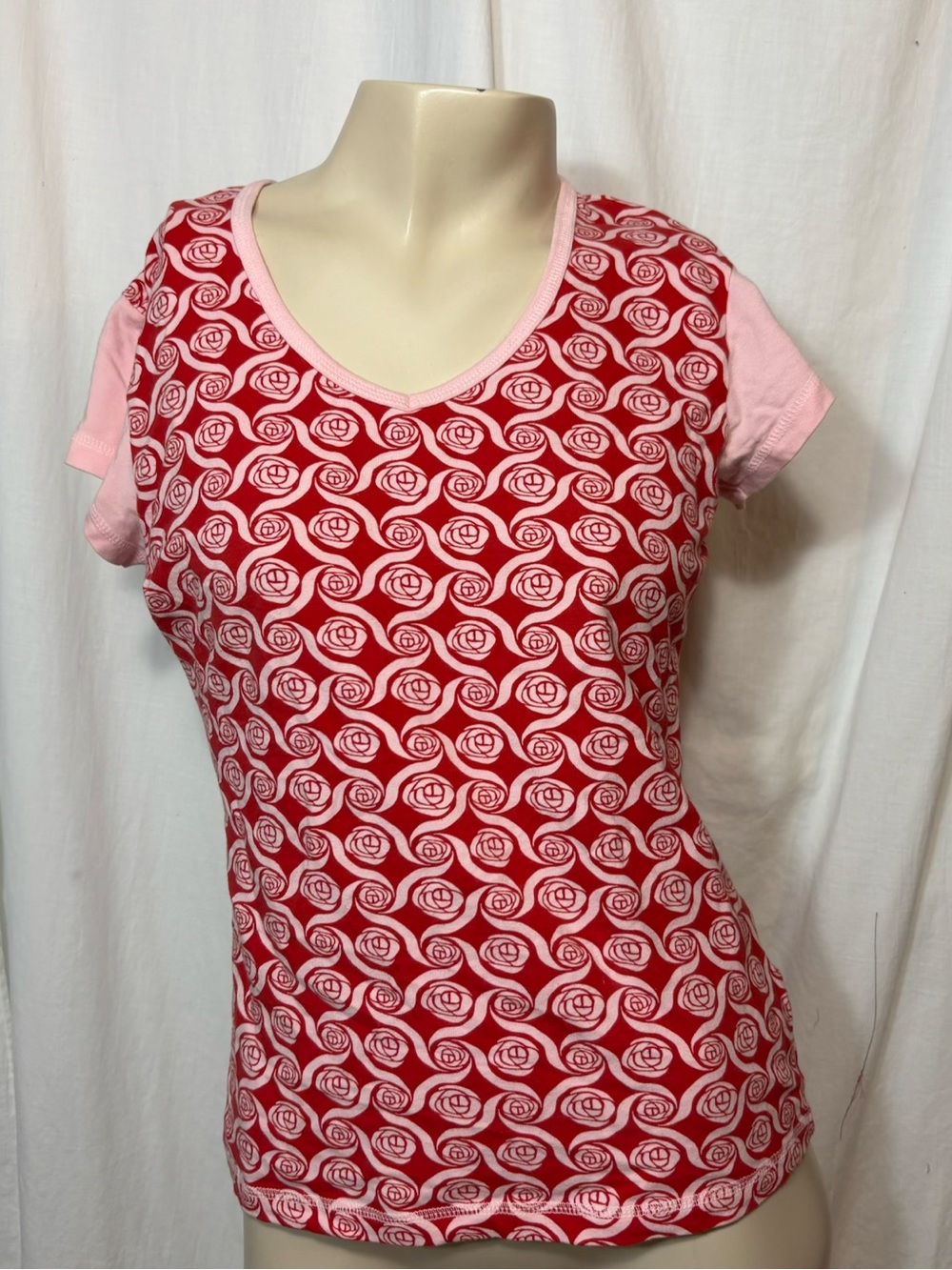H&M medium t-shirt pink red rose